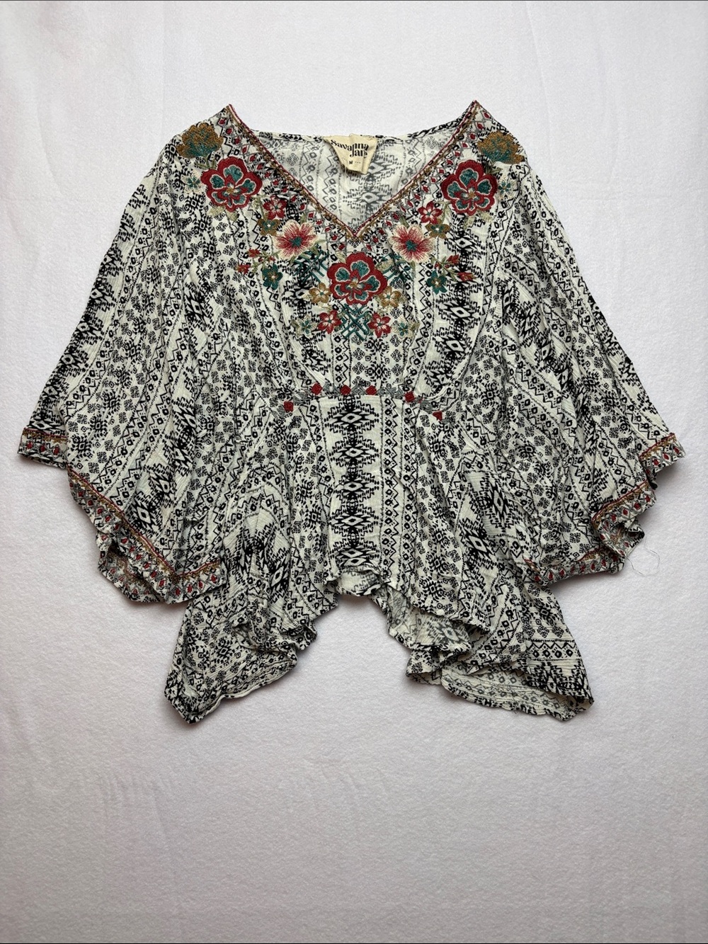 Savanna Jane size medium Cream Black Boho V-Neck Floral Embroidery butterfly